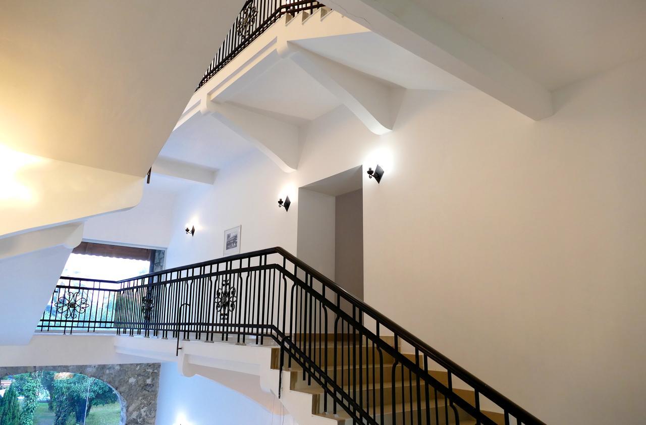 Hotel Abaata Гагра Екстериор снимка