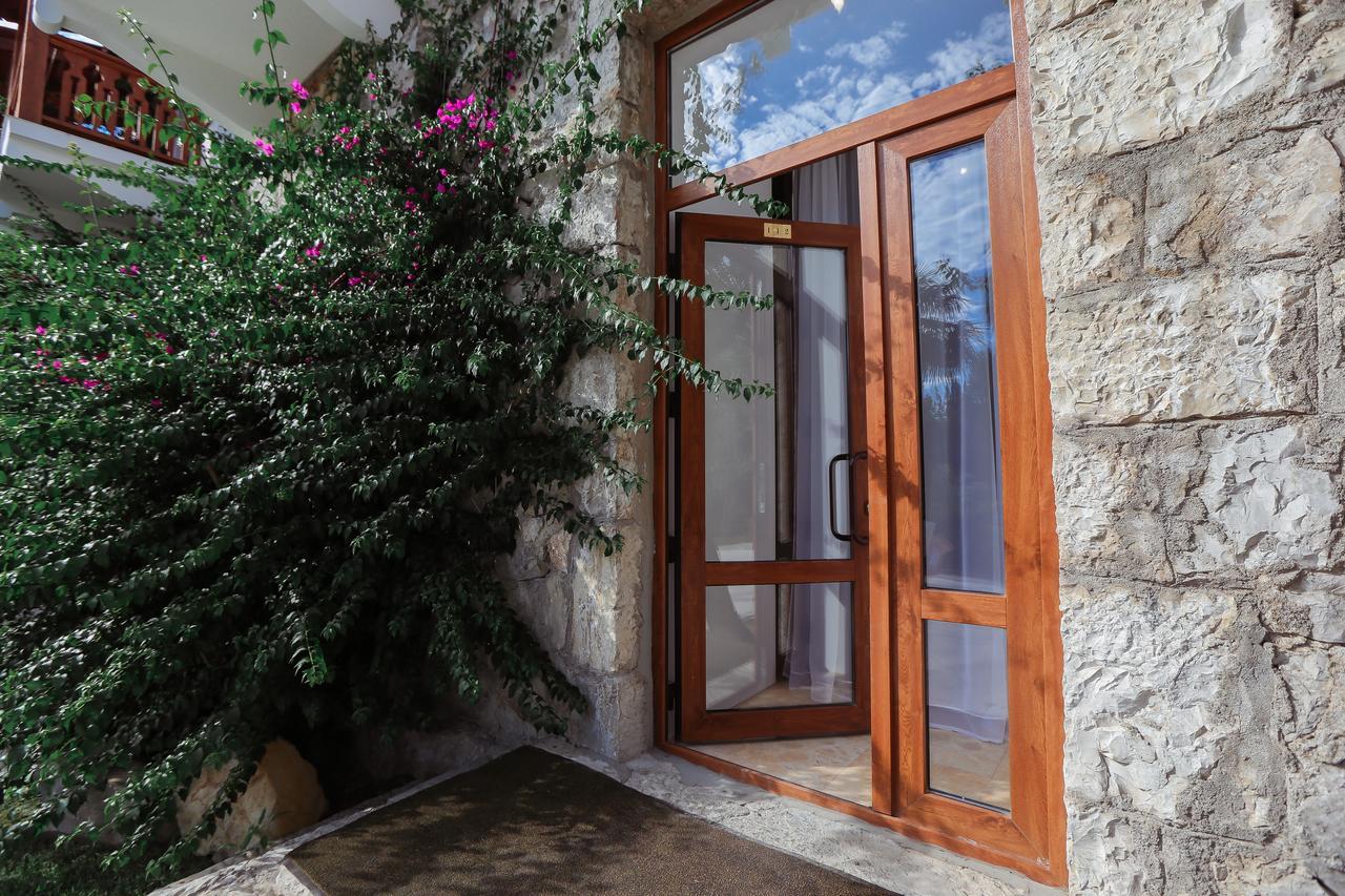 Hotel Abaata Гагра Екстериор снимка