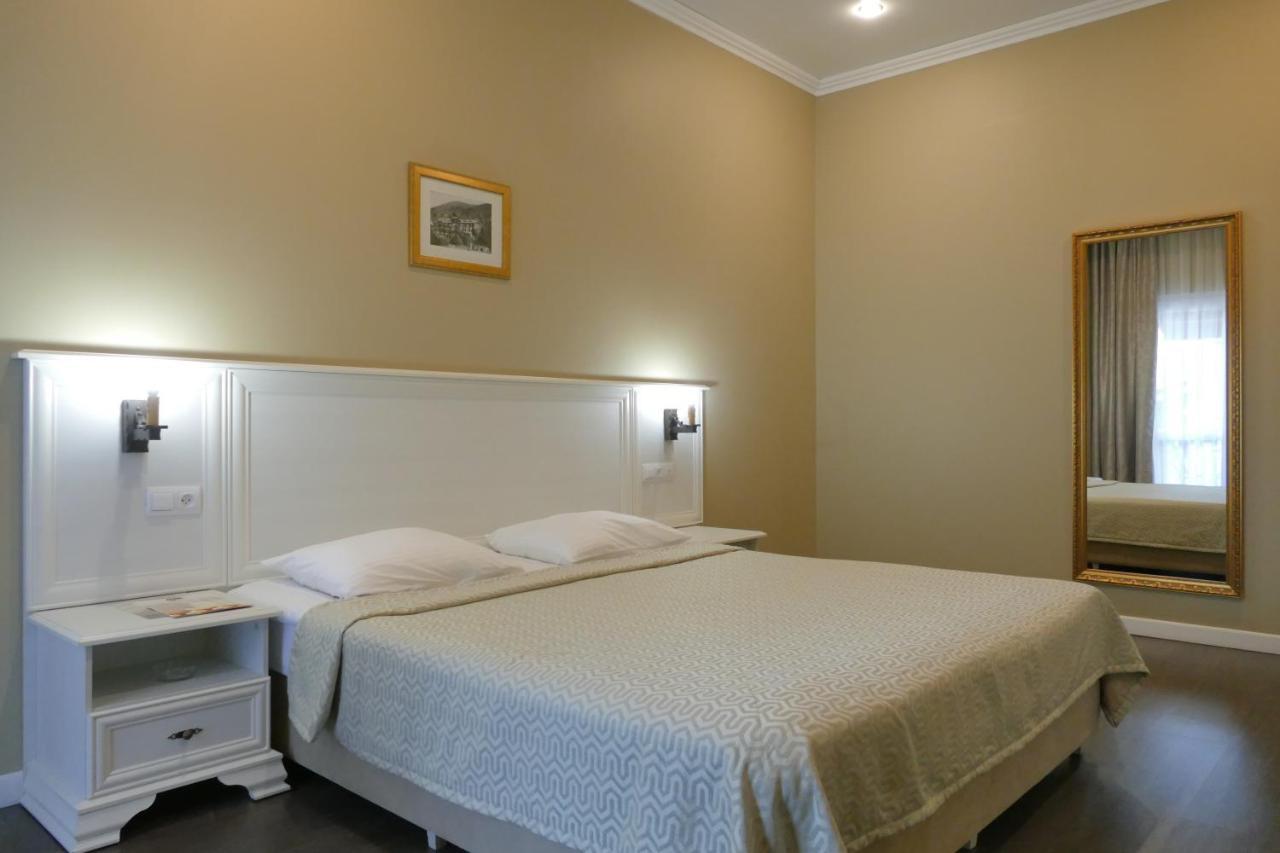 Hotel Abaata Гагра Екстериор снимка